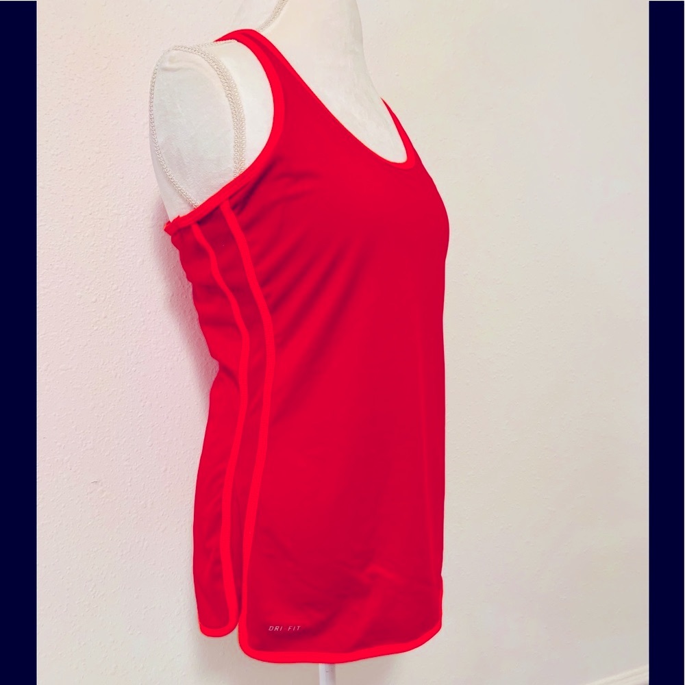 Nike sport tank